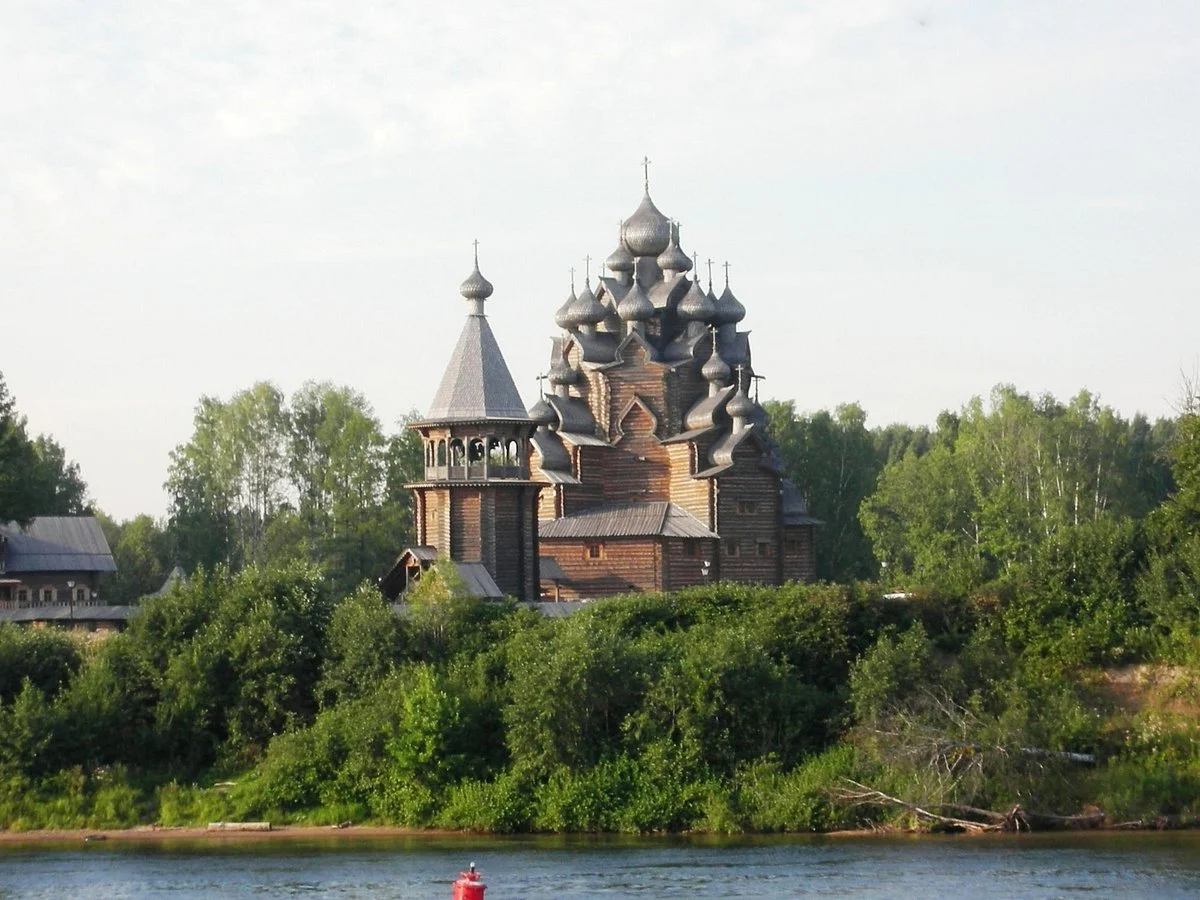 Деревянная церковь в Прибрежном