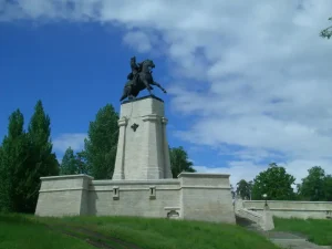 Экскурсия на автобусе в Тольятти: музеи АвтоВАЗ, им. Сахарова