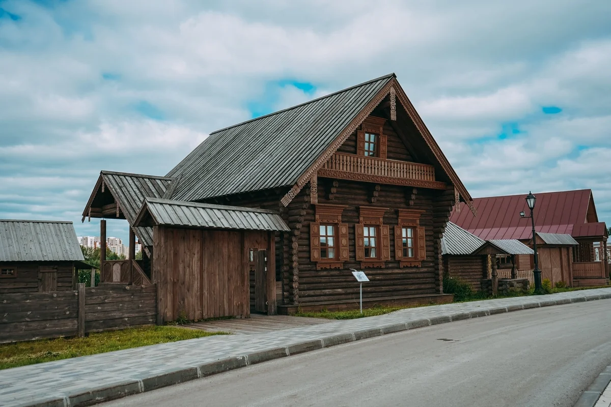 Русское подворье — Этнопарк Дружбы Народов в Самаре, экспозиция для школьной экскурсии