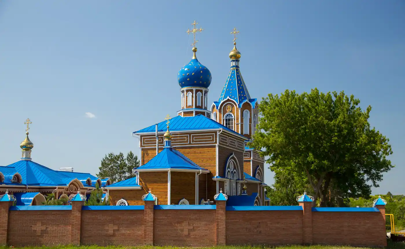 Свято-Троицкий храм Ташлы — главный храм монастыря, деревянный с 1775 года